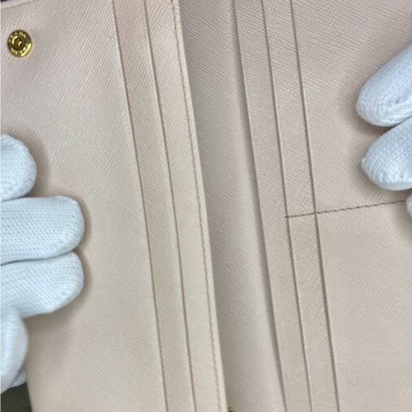 Prada Saffiano Double Snap Ribbon Walker - Picture 8 of 16